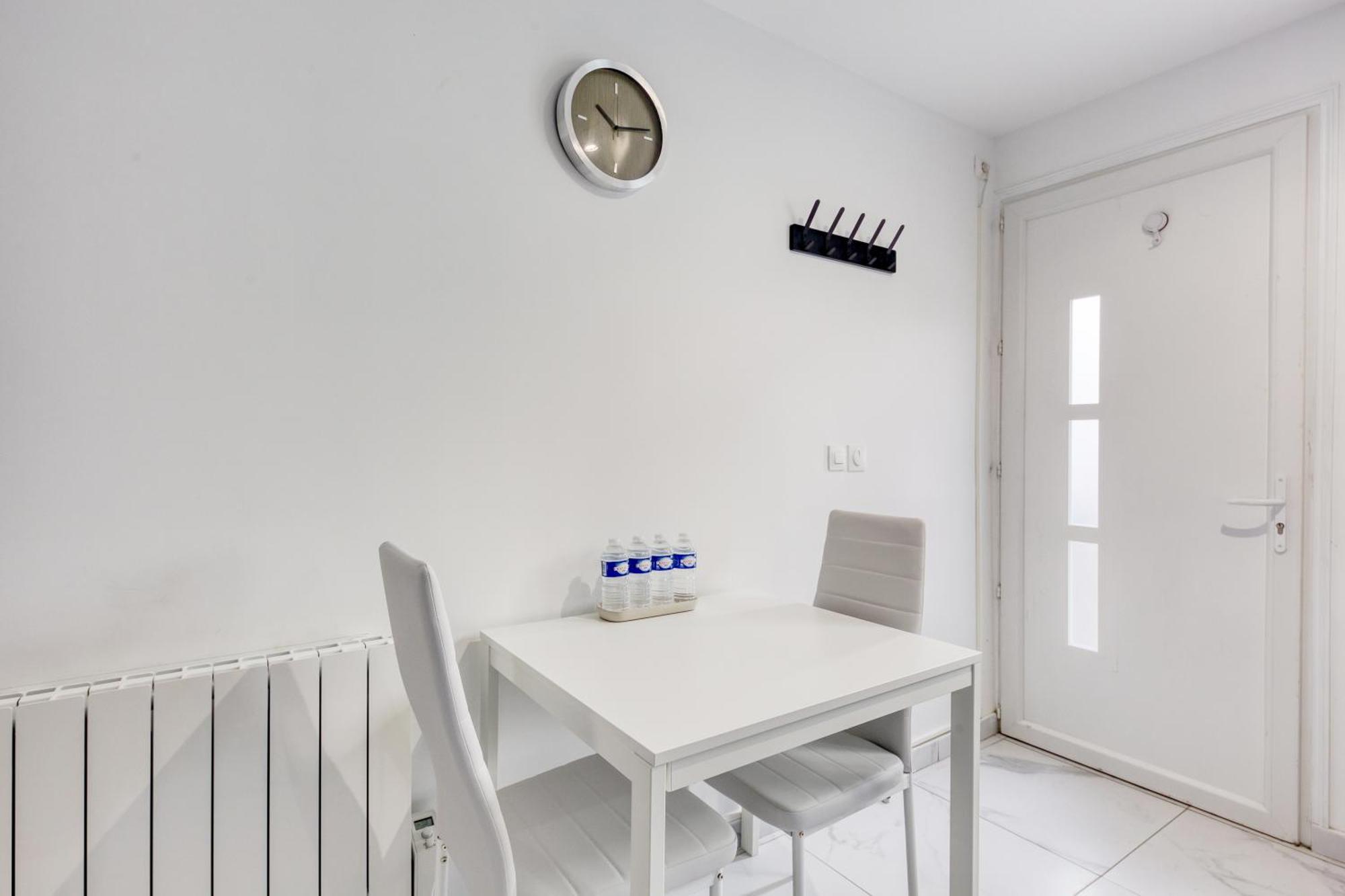 Appartement - 4 Personnes - Parking Prive - Metro 7 - Rer B La Courneuve Esterno foto