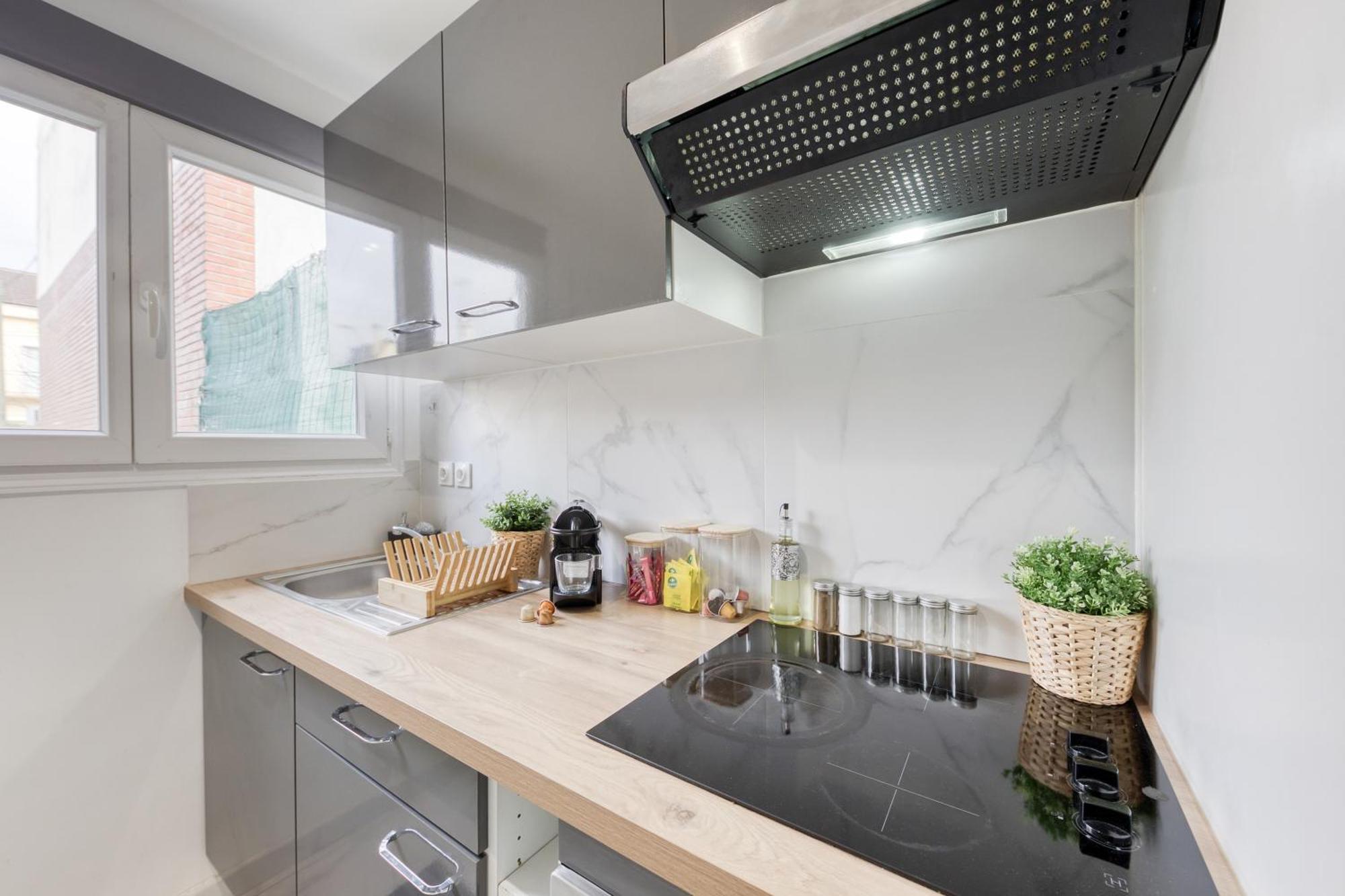 Appartement - 4 Personnes - Parking Prive - Metro 7 - Rer B La Courneuve Esterno foto