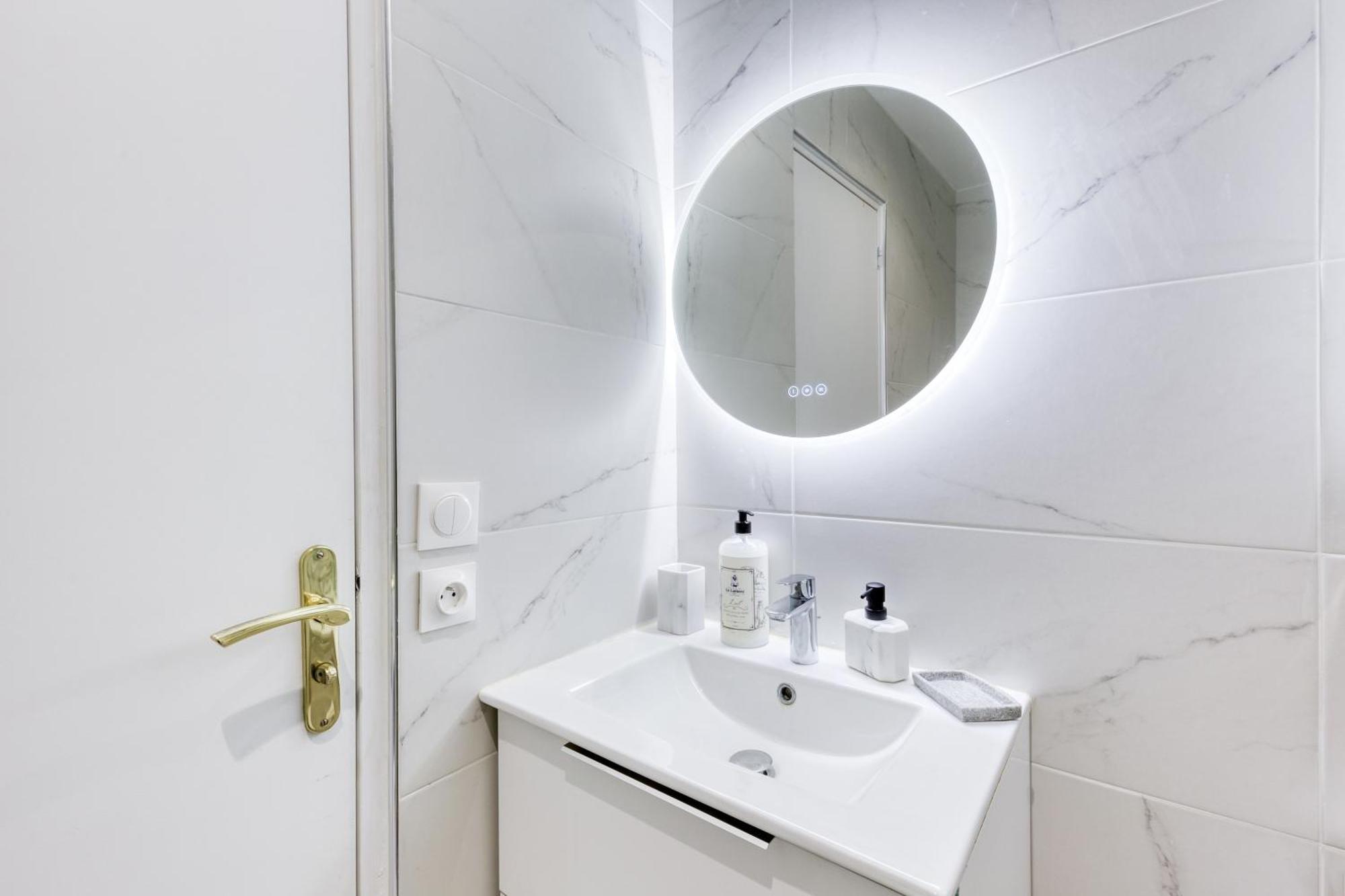 Appartement - 4 Personnes - Parking Prive - Metro 7 - Rer B La Courneuve Esterno foto